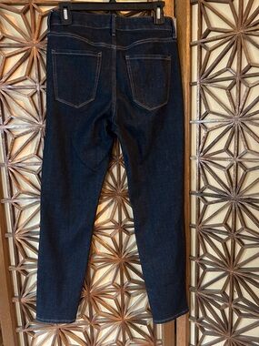 White House Black Market Dark High-rise New Skinny Jeans size 6